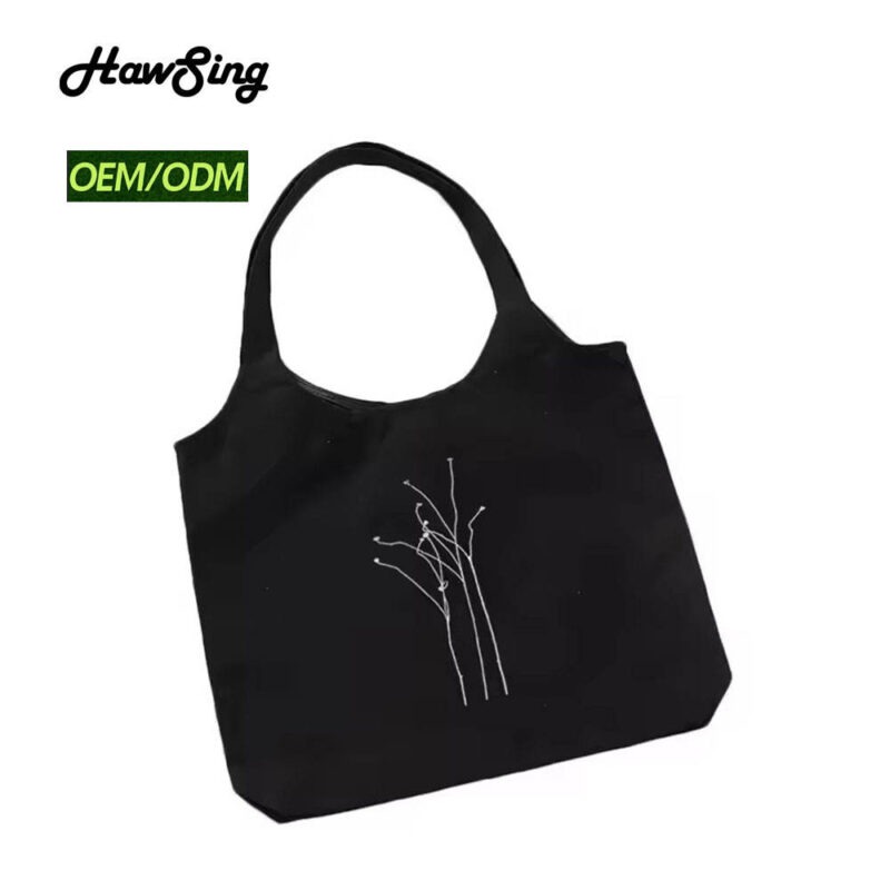 Minimalist tote bags